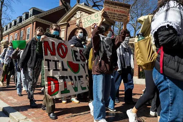 Harvard University Protest GettyImages 2207551034 Edit