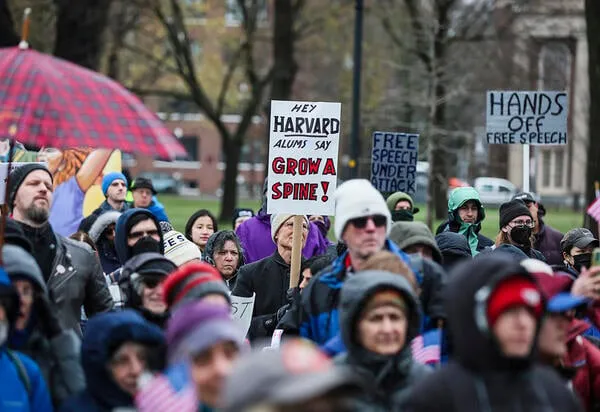 Harvard Protest GettyImages 2209682696 Edit
